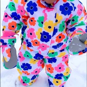 Snow suit with gloves 🧤